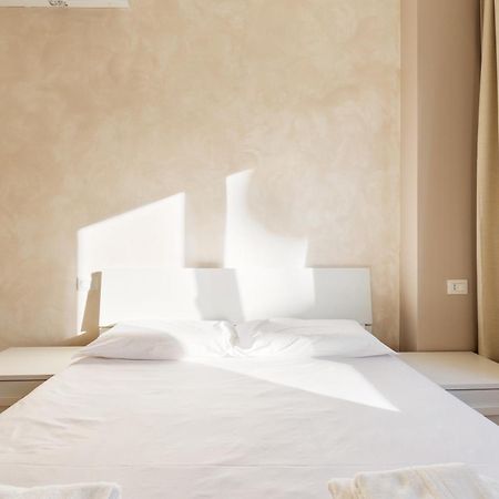 Niguarda Bright Apartment W/ Balcony Милано Екстериор снимка