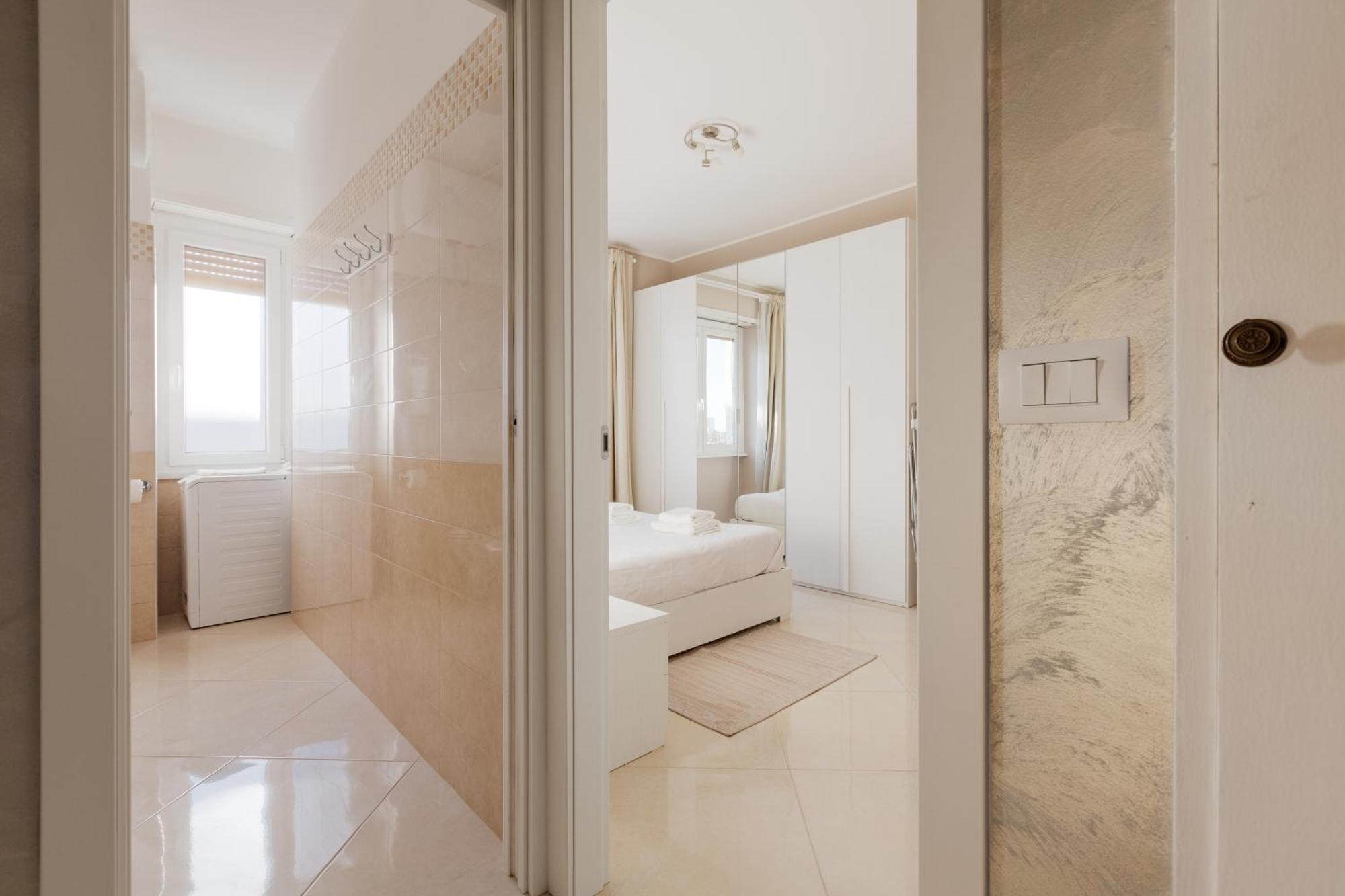 Niguarda Bright Apartment W/ Balcony Милано Екстериор снимка