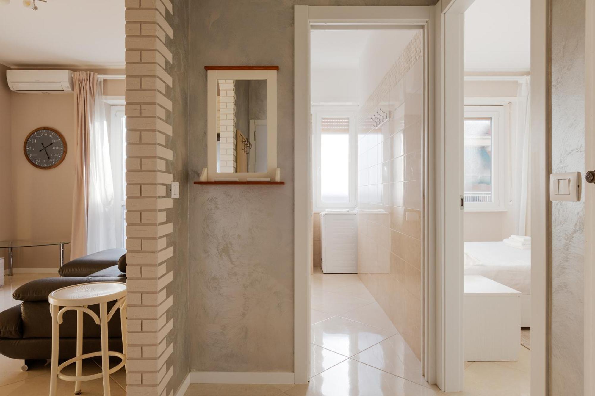 Niguarda Bright Apartment W/ Balcony Милано Екстериор снимка