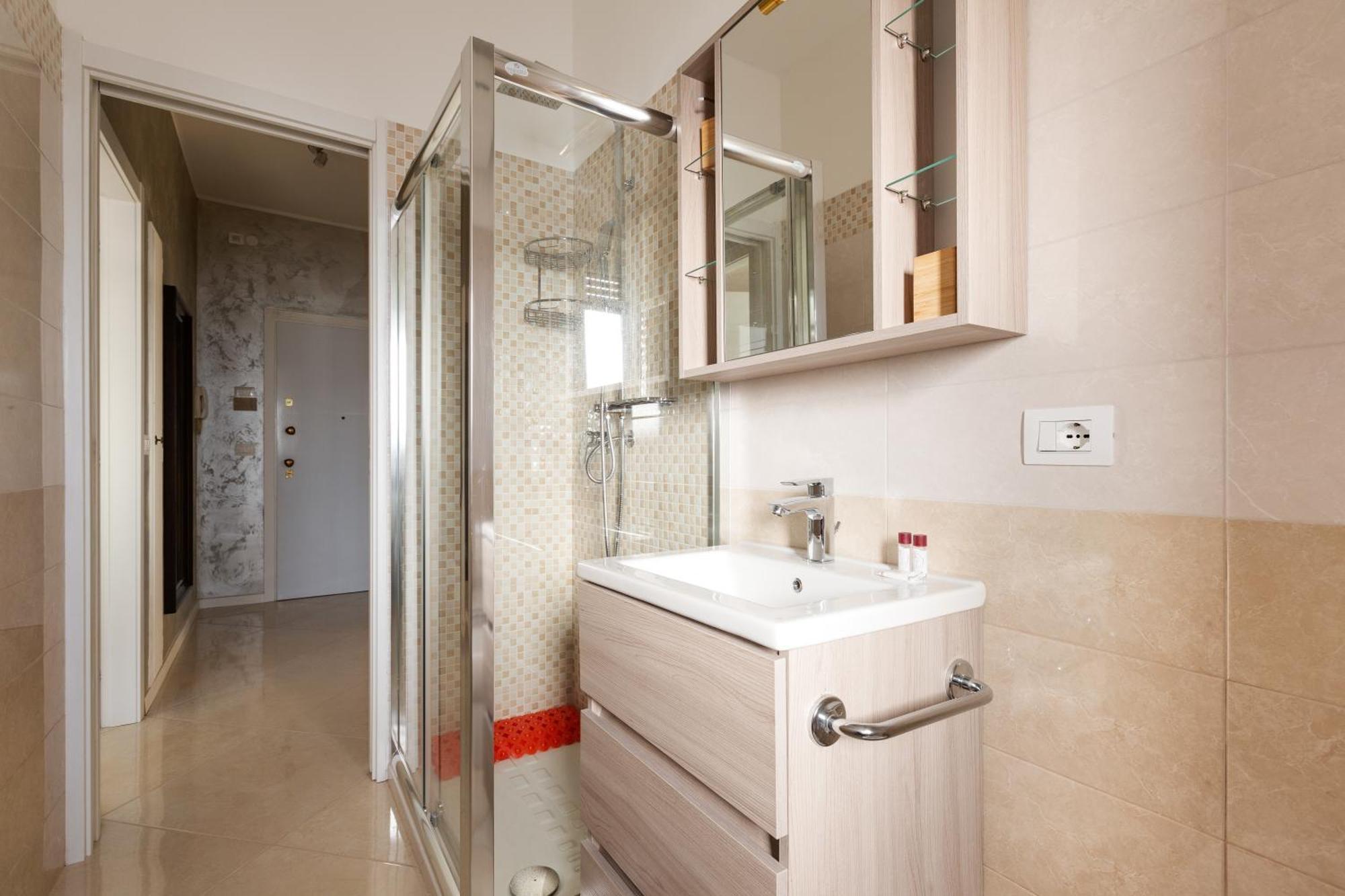 Niguarda Bright Apartment W/ Balcony Милано Екстериор снимка